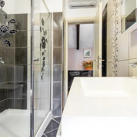 Cozy In With Jacuzzi Пореч