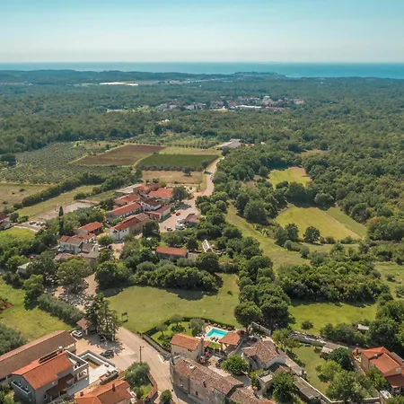 Stunning In Vakantiehuis Poreč