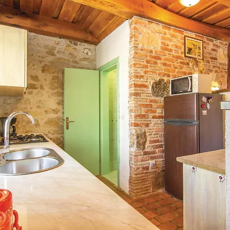 Hébergement de vacances Cozy In With Jacuzzi *