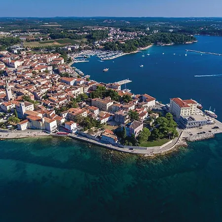 Hébergement de vacances Cozy In With Jacuzzi Poreč